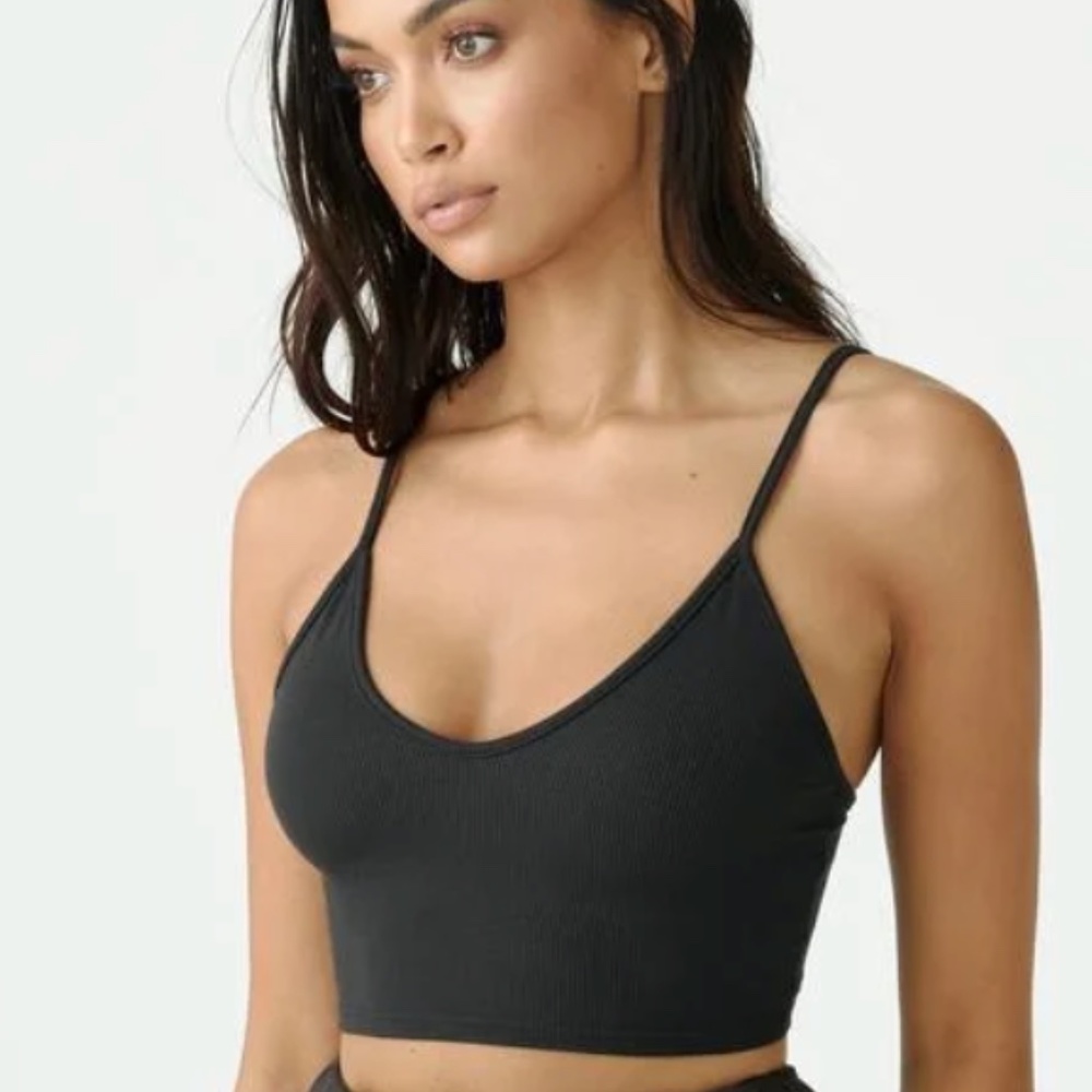Strappy Crop Tank-Black